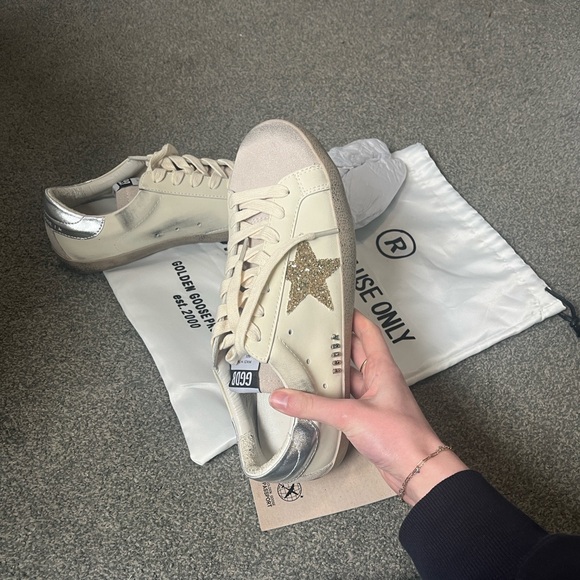 Golden Goose Low-Top Sneakers in Cream with Silver Accents *see comment* - Picture 4 of 7